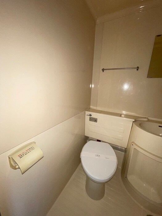 物件内観写真12　(トイレ)