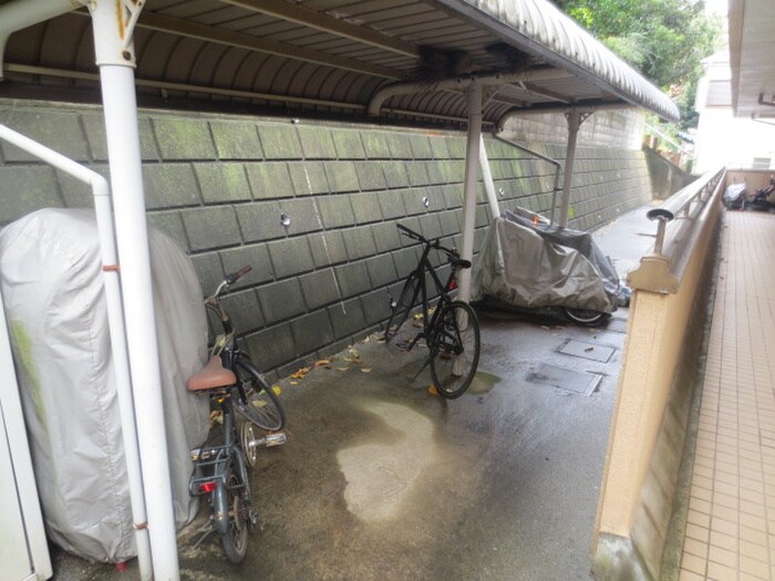 物件外観写真5　(駐輪場)