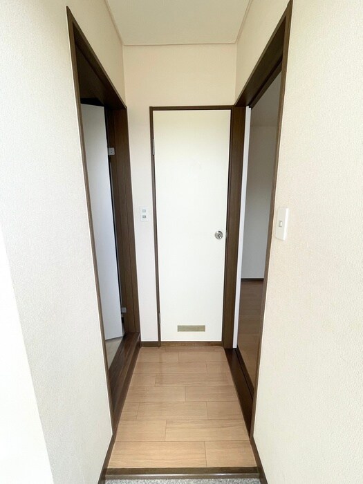 物件内観写真19　(廊下)