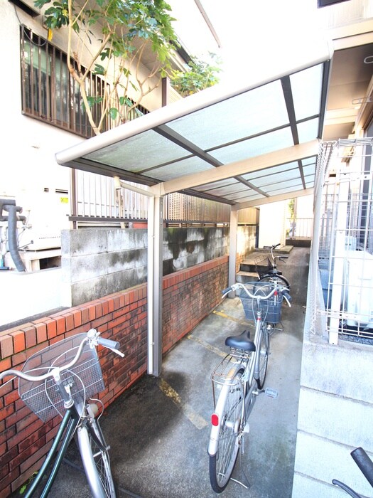 物件外観写真3　(駐輪場)