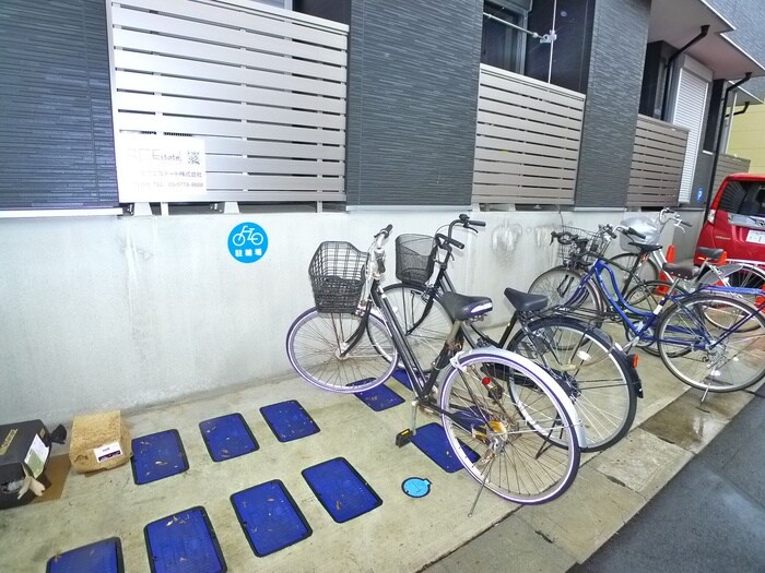 物件外観写真3　(駐輪場)