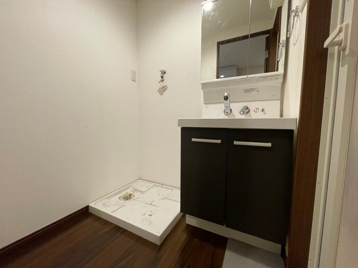 物件内観写真12　(洗濯機置場)