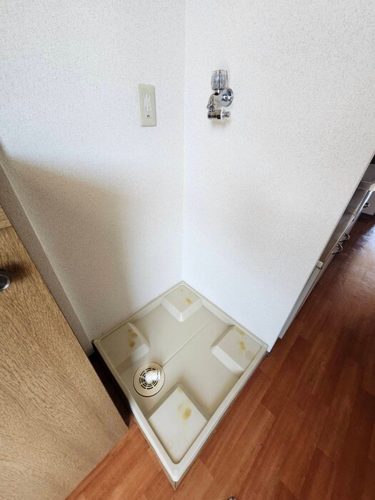 物件内観写真12　(洗濯機置場)