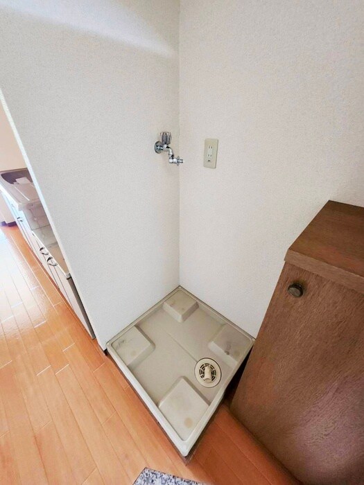 物件内観写真14　(洗濯機置場)