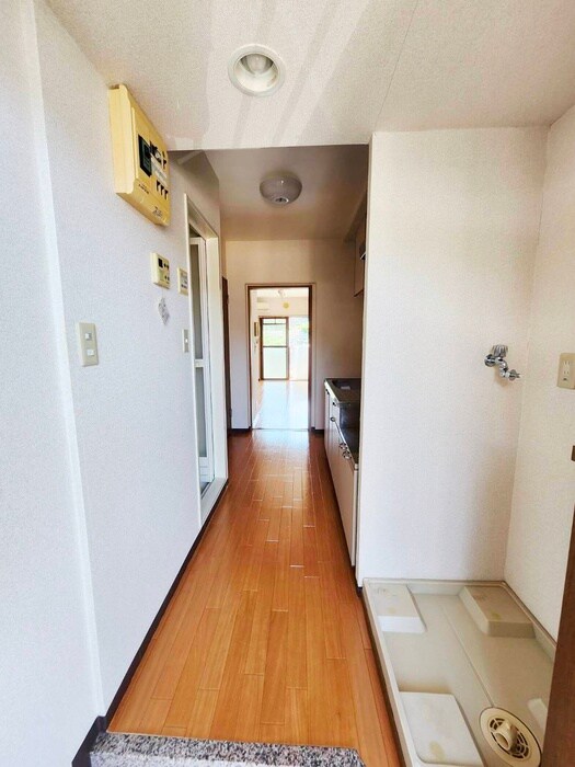 物件内観写真17　(廊下)