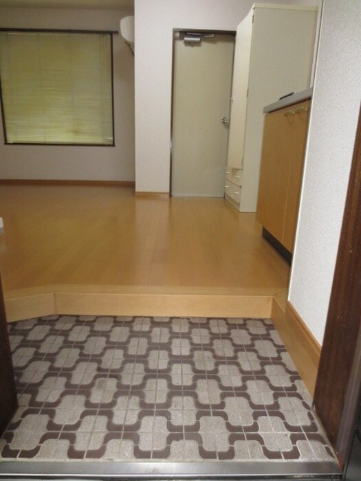 物件内観写真15　(玄関)