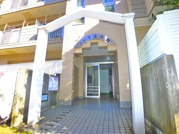 物件外観写真2　(エントランス部分)