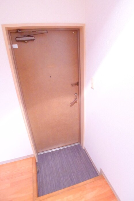 物件内観写真16　(玄関)