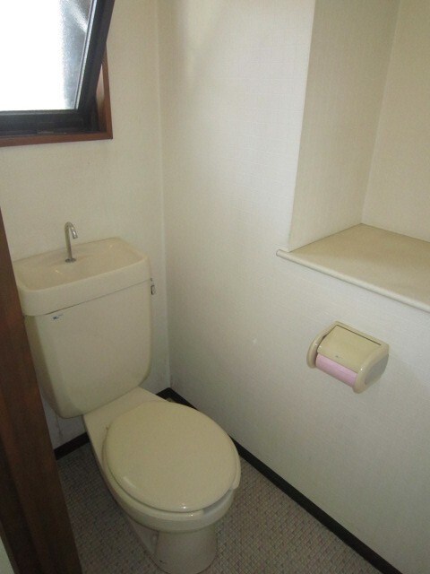 物件内観写真5　(トイレ)