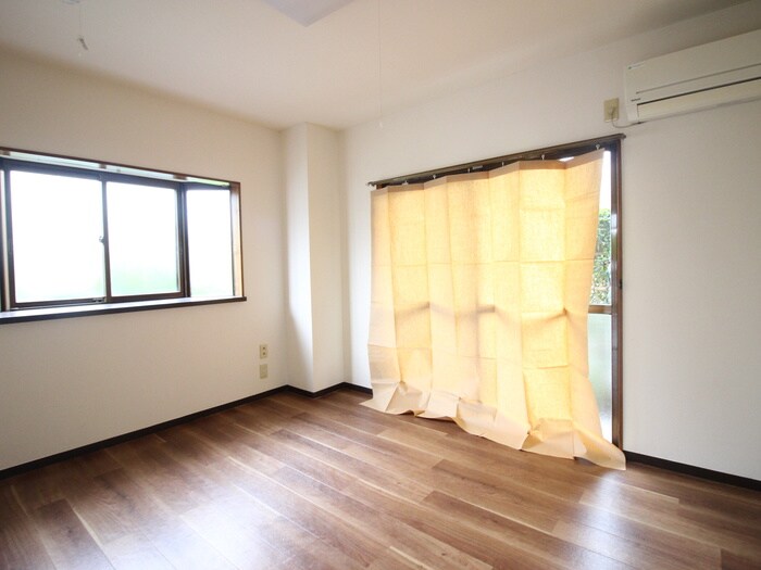 物件内観写真6　(居室)