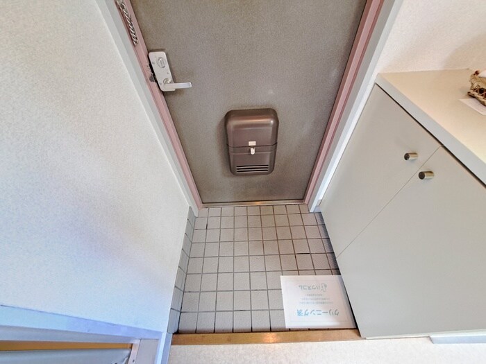 物件内観写真15　(玄関)