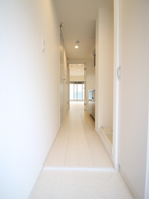 物件内観写真7　(玄関)