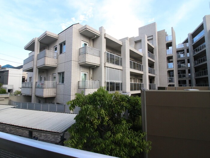 物件内観写真17　(室内からの展望)