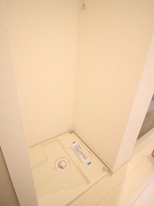 物件内観写真18　(洗濯機置場)