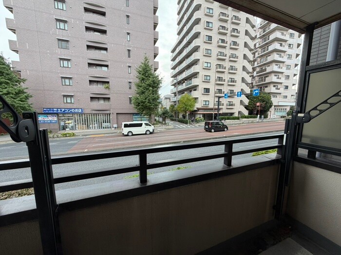 物件内観写真20　(室内からの展望)