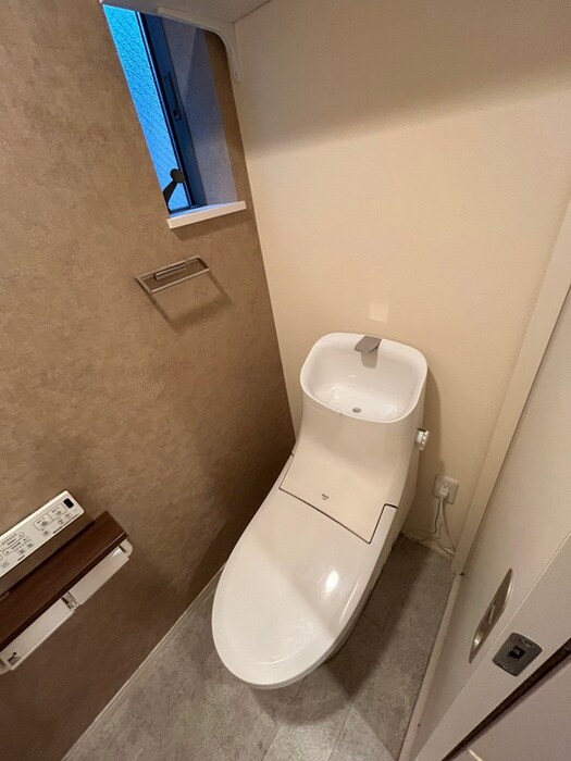 物件内観写真12　(トイレ)