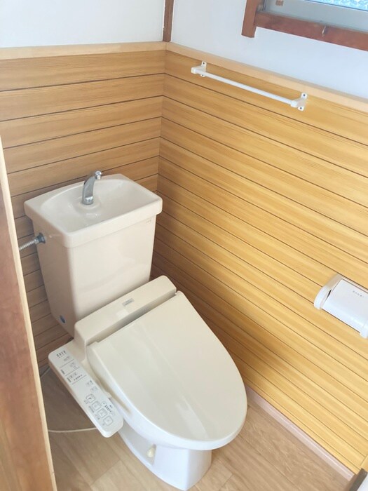 物件内観写真14　(トイレ)