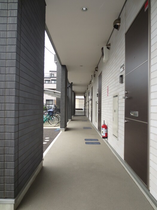 物件外観写真5　(エントランス部分)