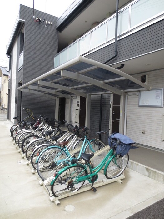 物件外観写真6　(駐輪場)