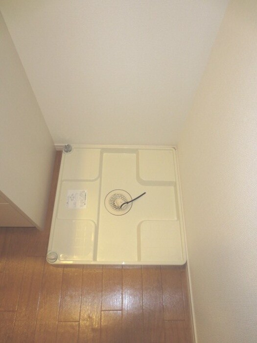 物件内観写真13　(洗濯機置場)