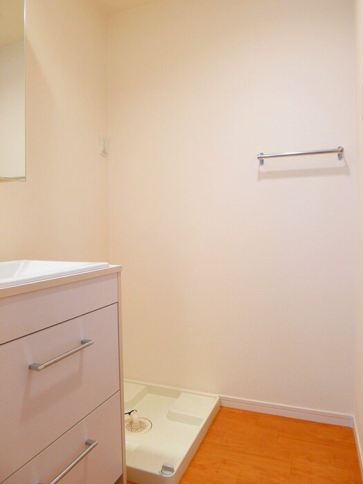 物件内観写真15　(洗濯機置場)