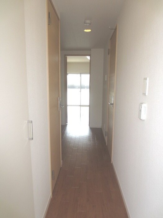 物件内観写真16　(玄関)