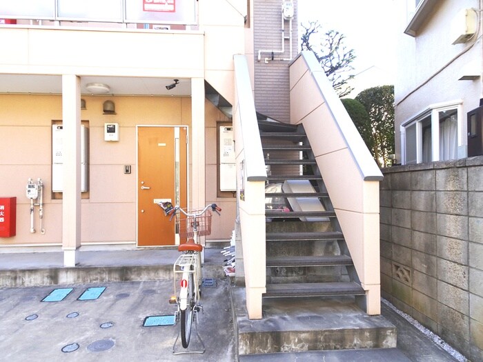 物件外観写真4　(エントランス部分)