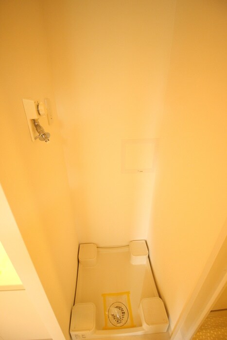 物件内観写真15　(洗濯機置場)