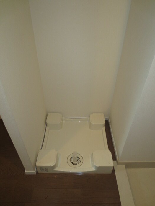 物件内観写真15　(洗濯機置場)