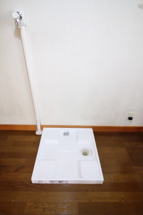 物件内観写真13　(洗濯機置場)