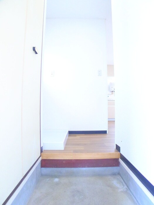 物件内観写真16　(玄関)