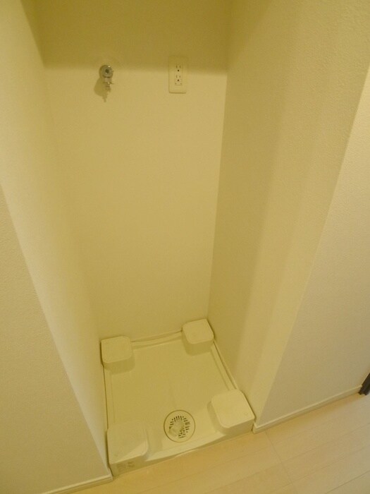 物件内観写真15　(洗濯機置場)