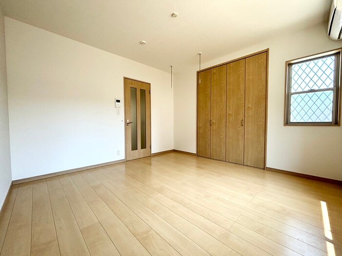 物件内観写真9　(居室)