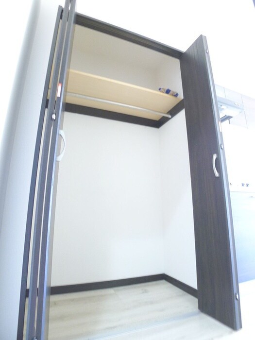 物件内観写真11　(収納)