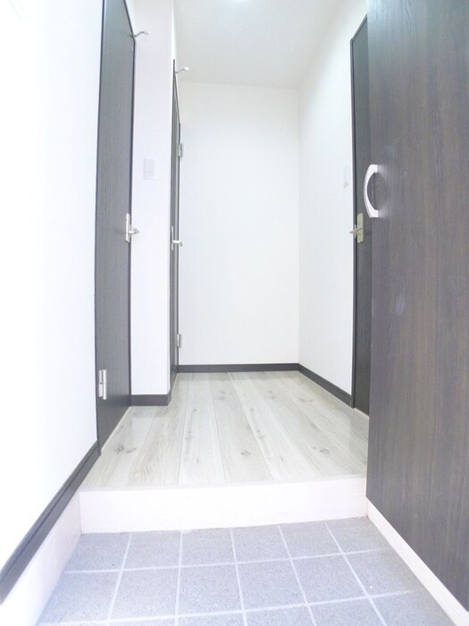 物件内観写真17　(玄関)