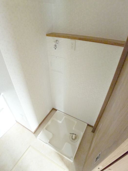 物件内観写真13　(洗濯機置場)