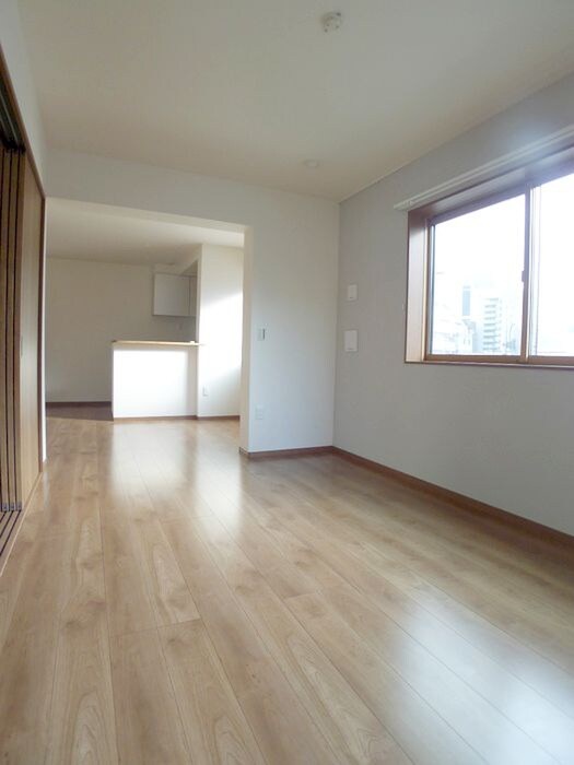 物件内観写真16　(室内からの展望)