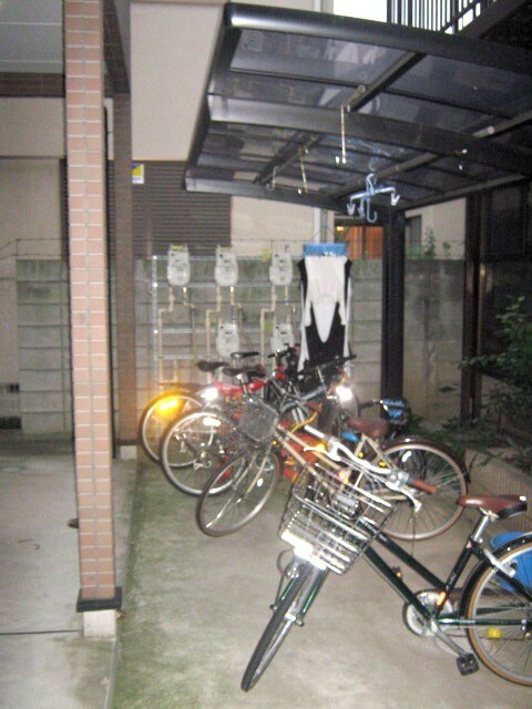 物件外観写真3　(駐輪場)