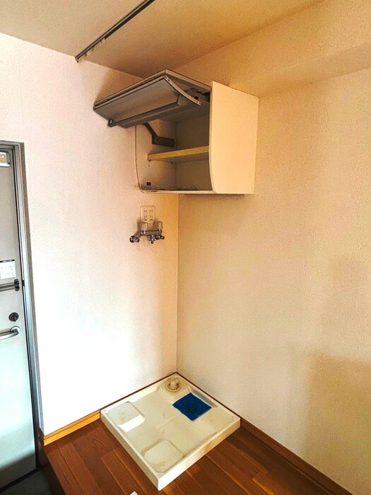 物件内観写真13　(洗濯機置場)