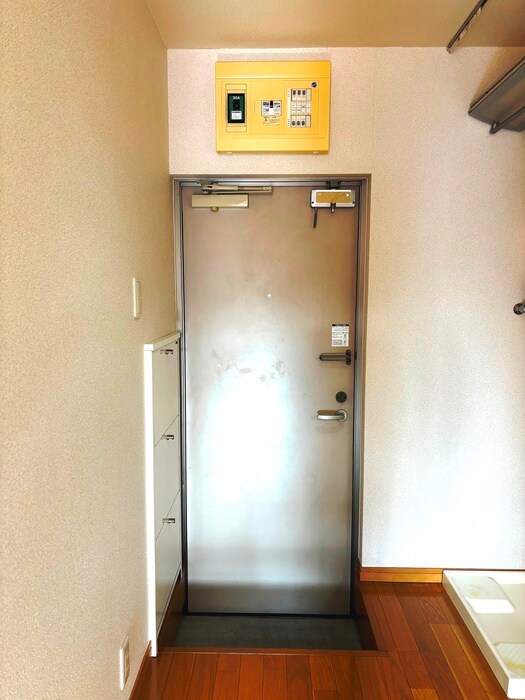 物件内観写真17　(玄関)