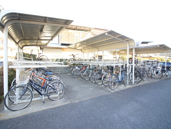 物件外観写真4　(駐輪場)