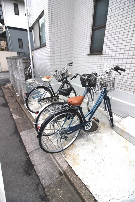 物件外観写真3　(駐輪場)