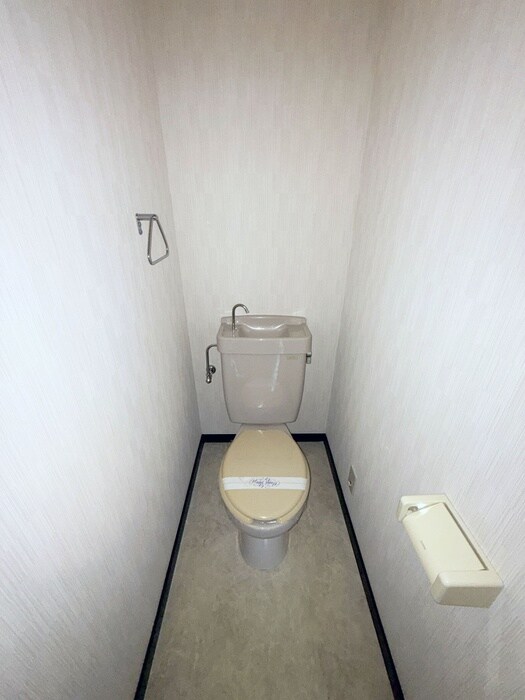 物件内観写真12　(トイレ)