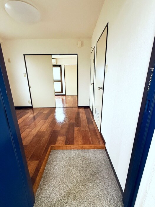 物件内観写真18　(玄関)