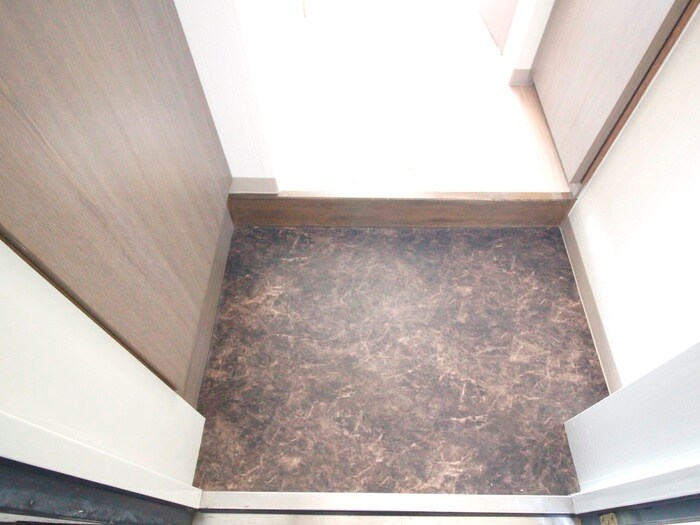 物件内観写真13　(玄関)