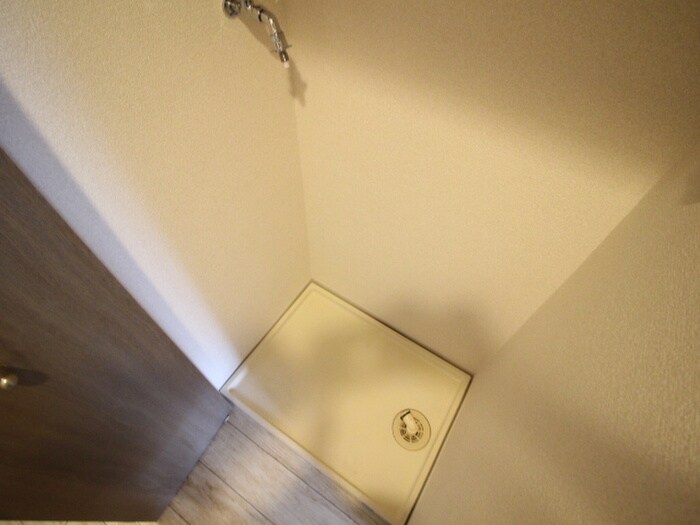 物件内観写真14　(洗濯機置場)