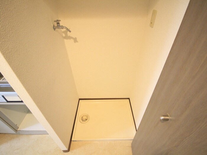物件内観写真15　(洗濯機置場)