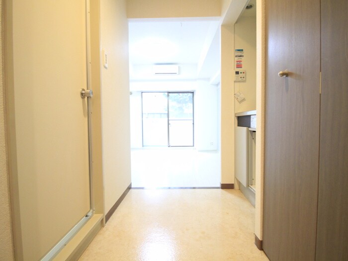 物件内観写真16　(廊下)