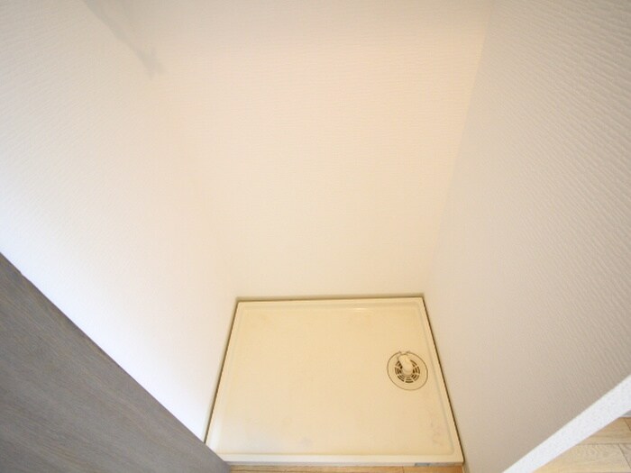 物件内観写真16　(洗濯機置場)