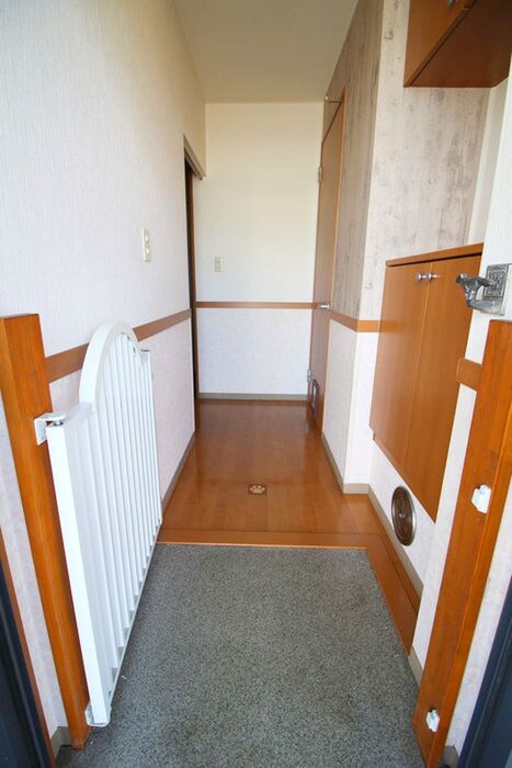 物件内観写真17　(玄関)